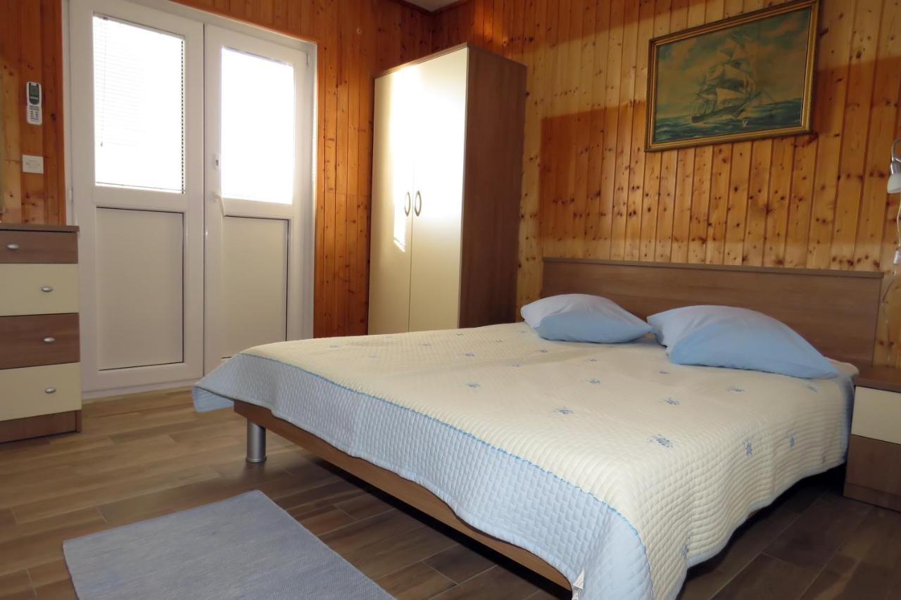 Apartments By The Sea Drasnice, Makarska - 5265 Exterior photo
